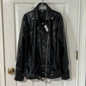 NWT Pretty Little Things Black Faux Leather Oversized Biker Jacket, size 6
